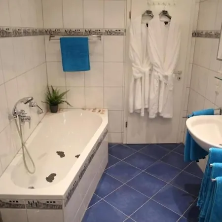 아파트 Ferienwohnung Hoffmann Parterre - A48279 *
